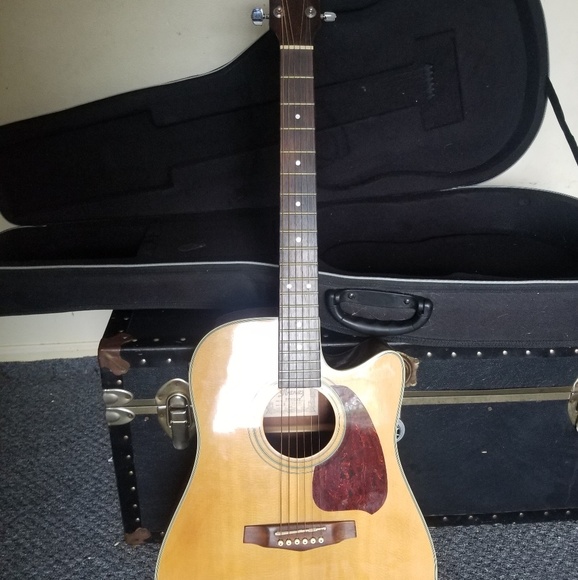 Electric Acustic Ibanez Guitar - Picture 1 of 5